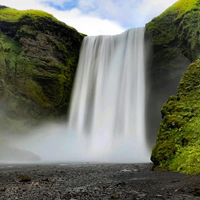 冲破信息藩篱：捍卫数字时代的自由与真相